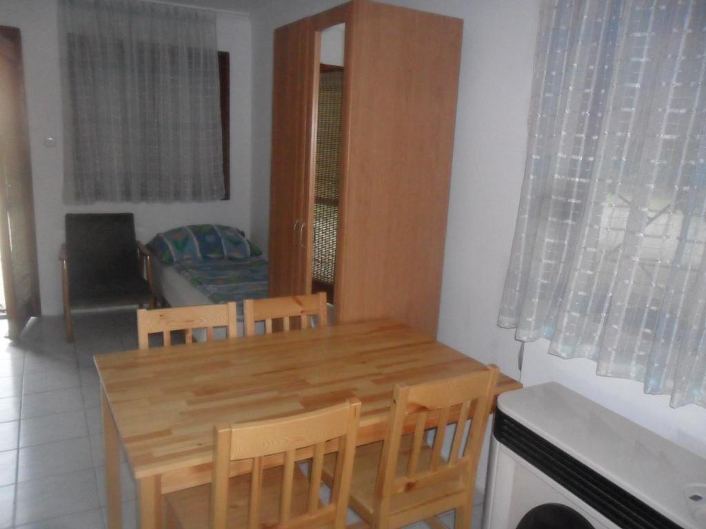 Emese Apartman Hajduszoboszlo Room photo